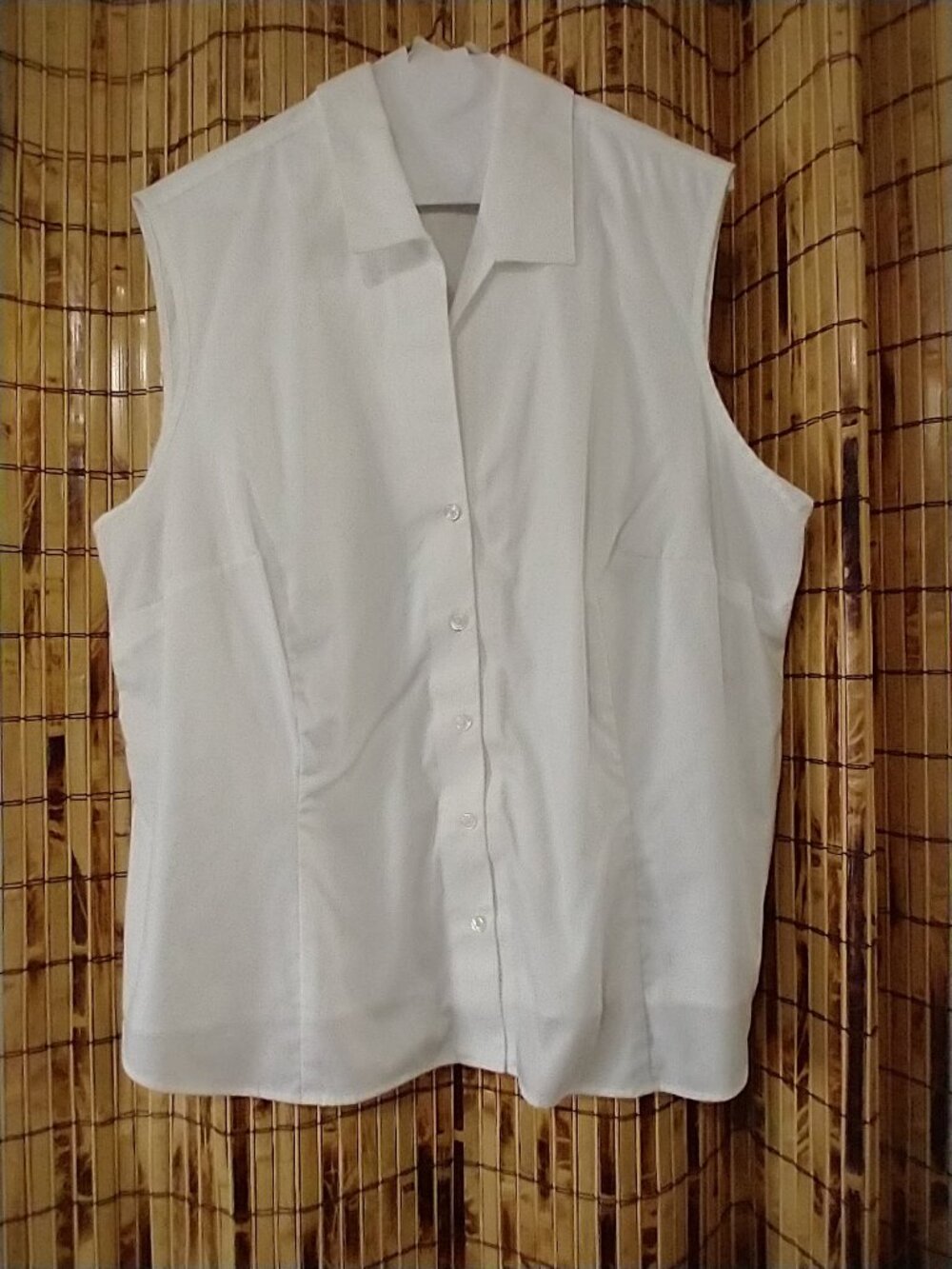Jones New York Signature Woman White Sleeveless Button-Down Shirt Size 2X